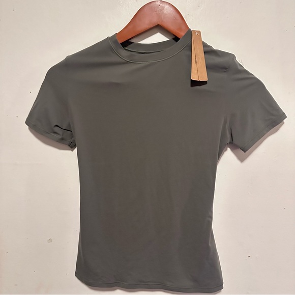Skims fits everyone short sleeve t shirt size Medium - Picture 3 of 5